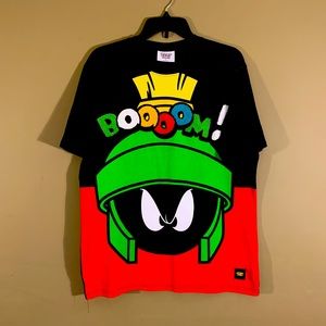 Looney Tunes “boooom” tee